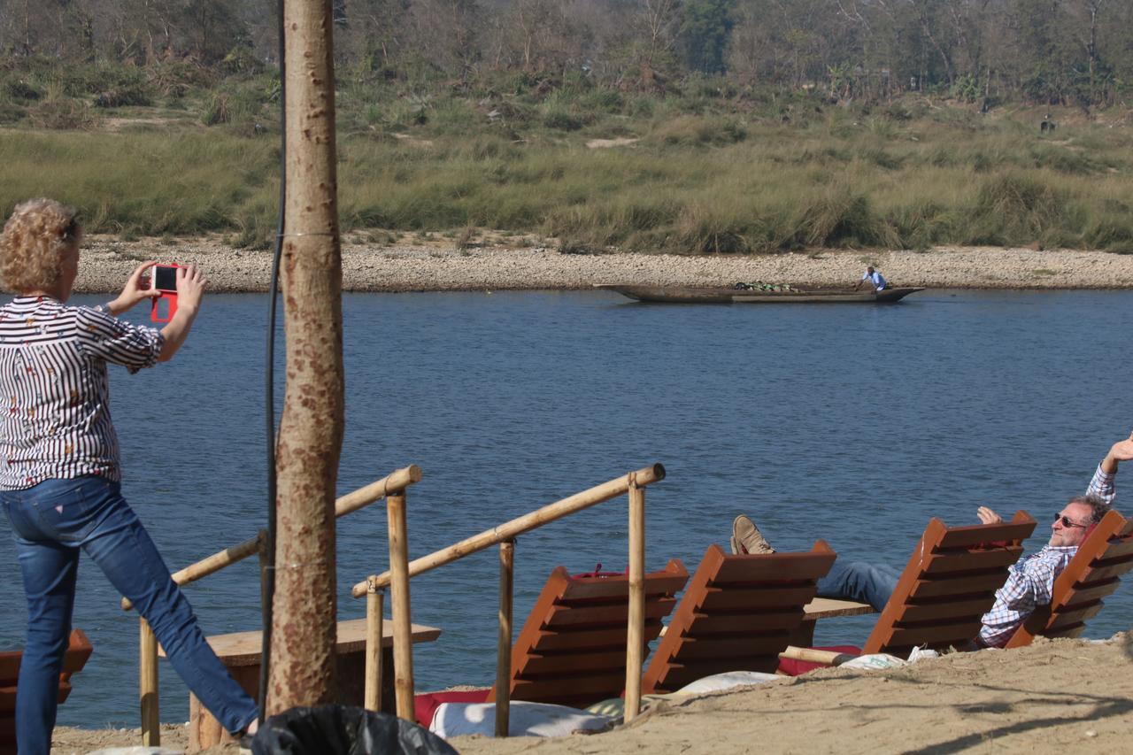 Jungle Sunset Camp Ξενοδοχείο Sauraha Εξωτερικό φωτογραφία