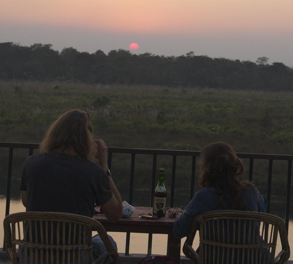Jungle Sunset Camp Ξενοδοχείο Sauraha Εξωτερικό φωτογραφία