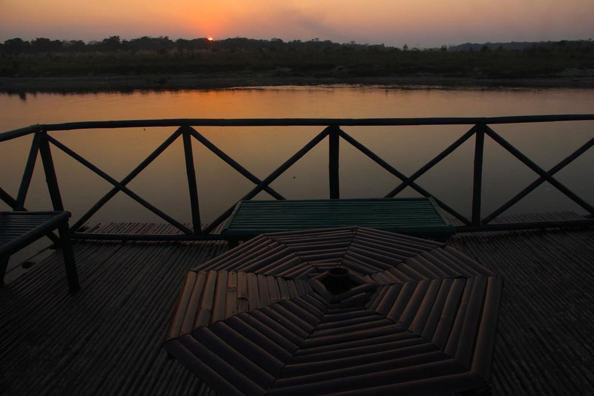 Jungle Sunset Camp Ξενοδοχείο Sauraha Εξωτερικό φωτογραφία